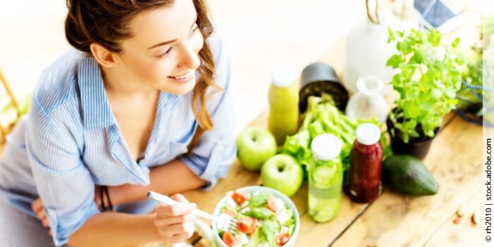 Nährstoffdefizite bei Hashimoto: Welche Vitamine & Mineralien fehlen häufig bei einer Schilddrüsenunterfunktion?